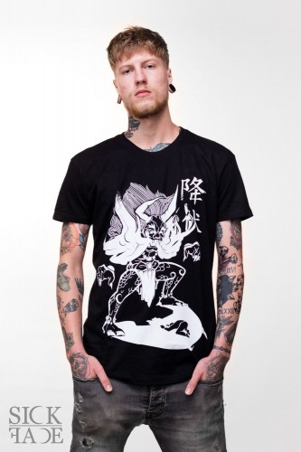 Černé pánské SickFace tričko s japonským démonem Yokai.