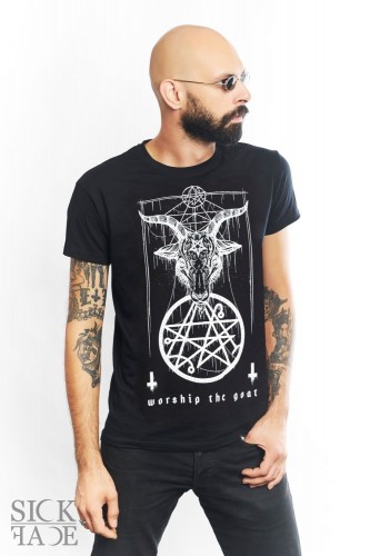 Pánské černé triko značky SickFace s motivem kozí hlava bafomet a s okultním symbolem.