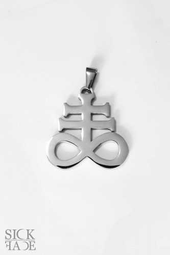 Přívěsek s řetízkem s motivem satanský kříž leviathan ve stříbrné barvě.